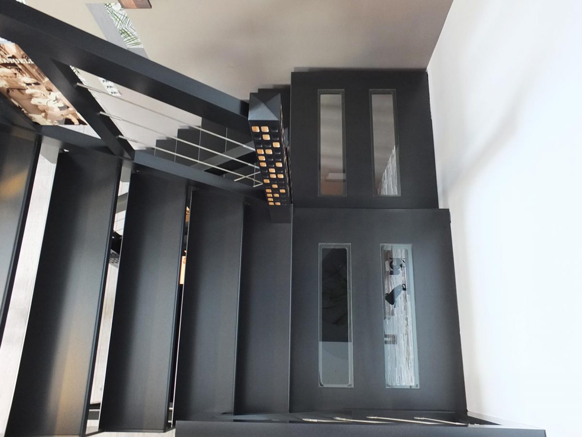 Escalier bois gris moderne en Alsace