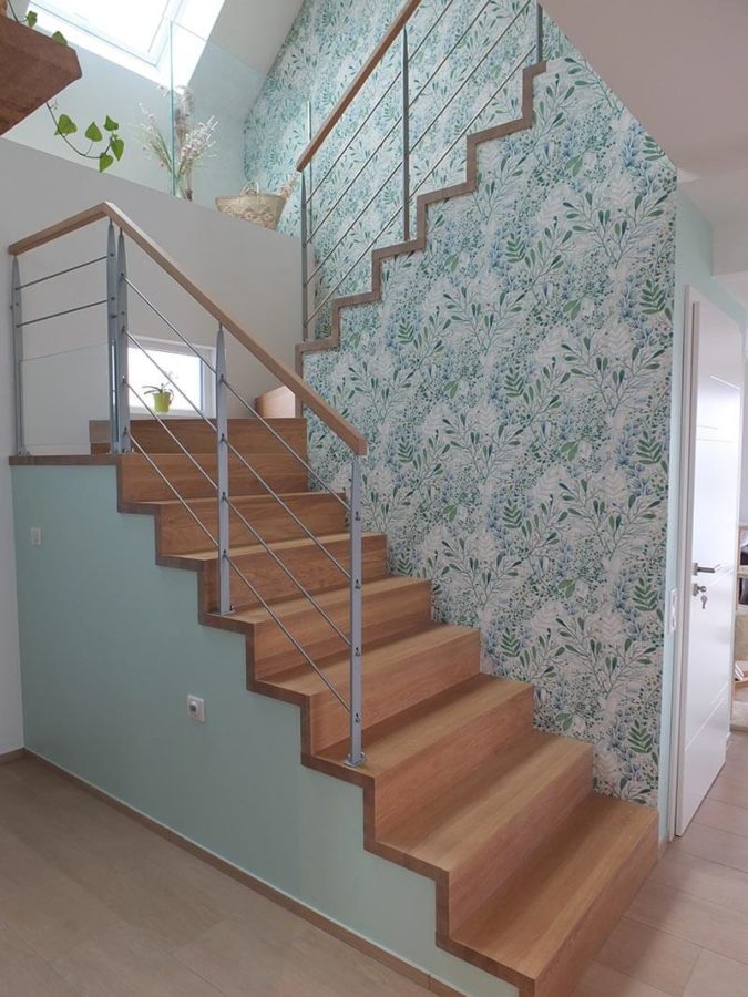 Habillage bois sur un escalier